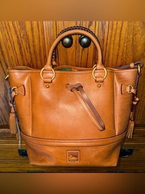 Dooney & Bourke Florentine Buckley Bag in excellent condition